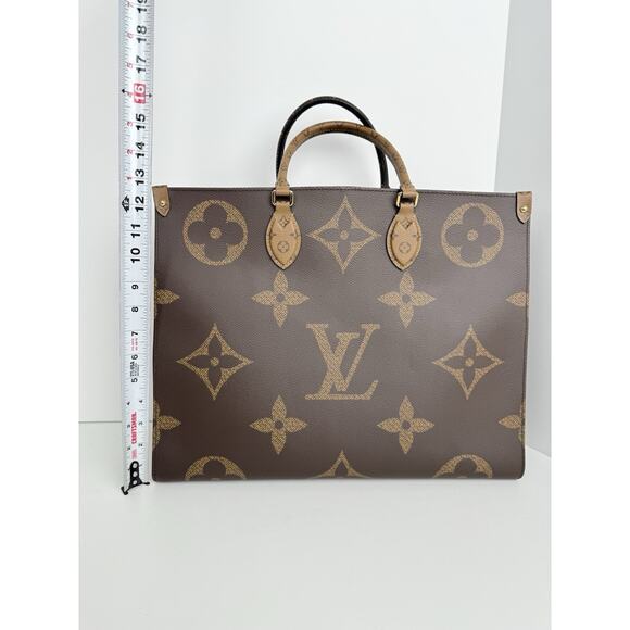 Louis Vuitton Monogram Giant Onthego GM Tote Bag Brown with Gold Hardware B-3 - Picture 14 of 16